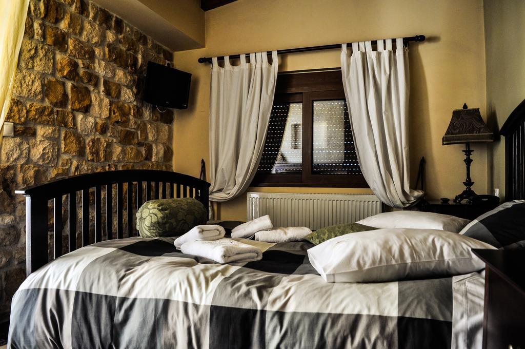 Synikia Mesi Trikalon Aetoma Suites מראה חיצוני תמונה